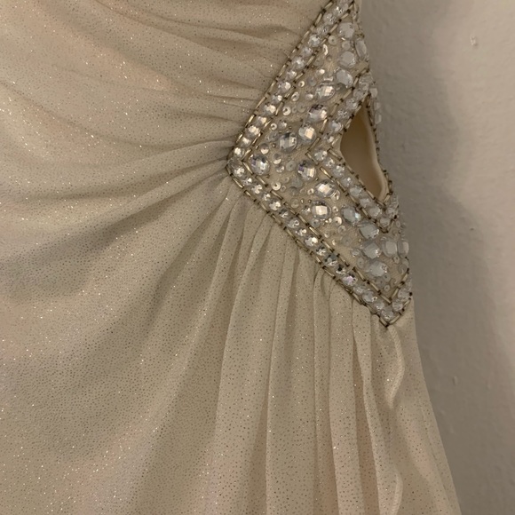 Elegant off White Dress - Picture 3 of 8